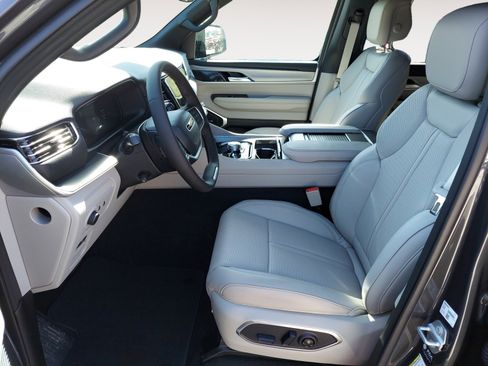 New 2026 Jeep Grand Wagoneer 4WD image 22