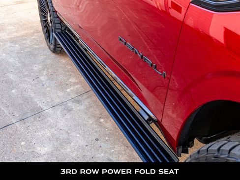 Used 2025 GMC Yukon Denali Ultimate image 13