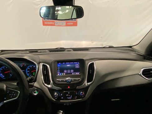 Used 2021 Chevrolet Equinox LS image 31