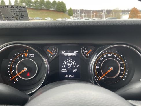 Used 2022 Jeep Gladiator Sport w/ Trailer Tow Package image 38