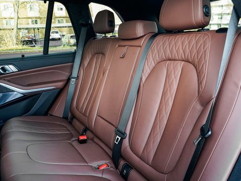 Certified 2025 BMW X5 M60i image 18
