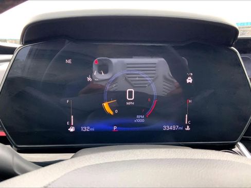 Used 2025 Chevrolet Trax RS w/ Sunroof Package FWD image 26