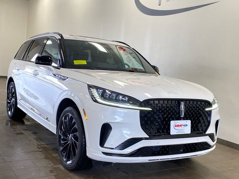 New 2026 Lincoln Aviator Reserve w/ Jet Appearance Package image 2