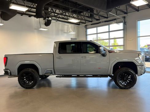 Used 2025 GMC Sierra 3500 AT4 w/ AT4 Premium Plus Package AWD/4WD image 5