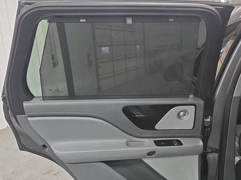 Used 2021 Lincoln Aviator Reserve w/ Equipment Group 210A image 24