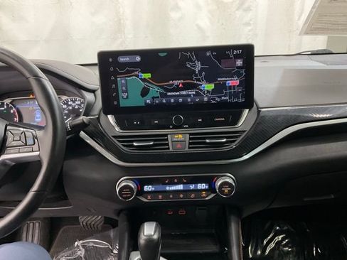 Used 2023 Nissan Altima 2.0 SR FWD image 17