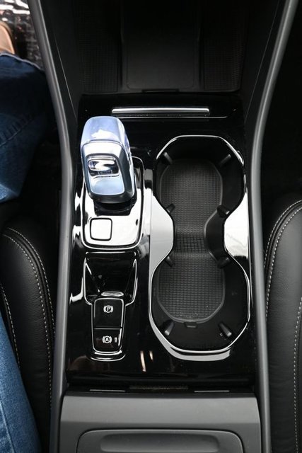 Used 2023 Volvo XC40 B4 Plus w/ Driver Assist Package FWD image 11