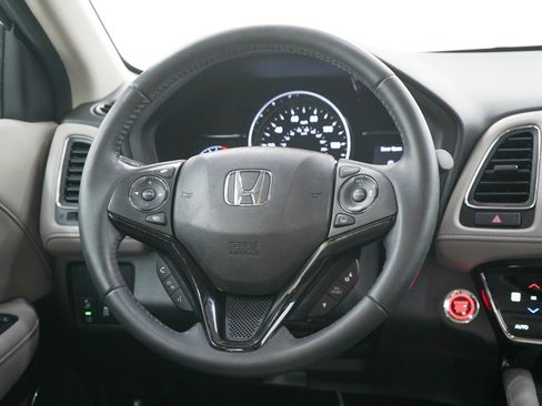 Used 2019 Honda HR-V Touring image 16