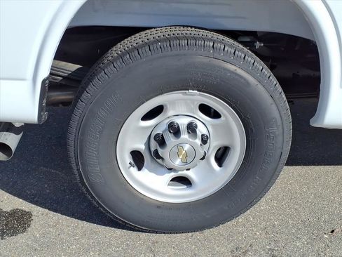 New 2026 Chevrolet Express 2500 Extended w/ Driver Convenience Package RWD image 30