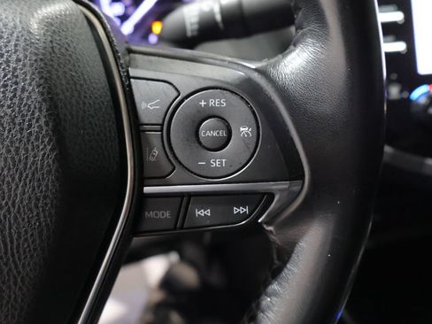 Used 2019 Toyota Camry XLE FWD image 32
