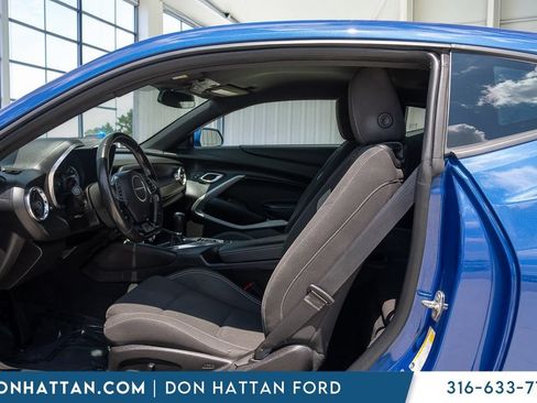 Used 2019 Chevrolet Camaro LT RWD image 3