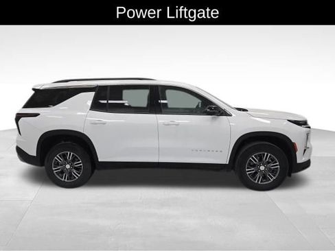 New 2026 Chevrolet Traverse LT w/ Driver Confidence Package AWD/4WD image 7