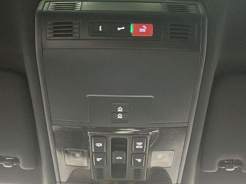 Used 2024 Volkswagen Tiguan SE R-Line AWD/4WD image 33