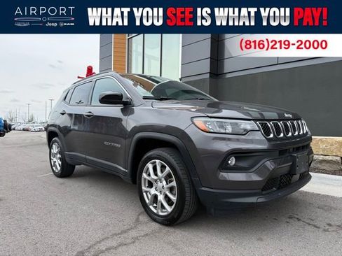 Used 2023 Jeep Compass Latitude w/ Sun and Sound Group AWD/4WD image 1