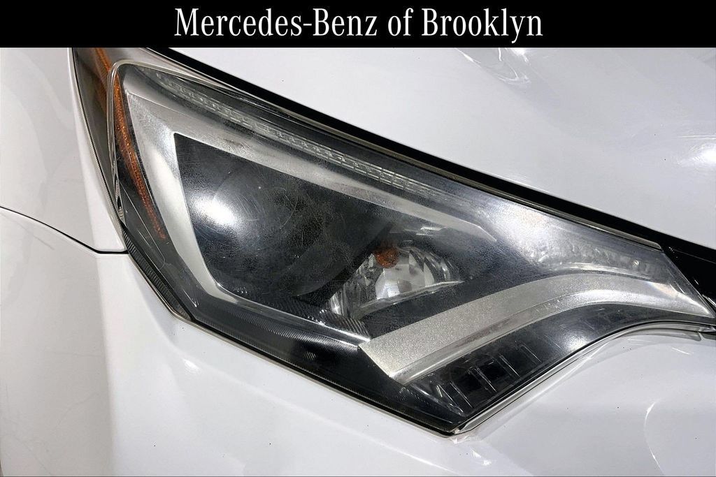Used 2016 Toyota RAV4 XLE AWD/4WD image 27
