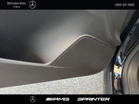 Used 2024 Cadillac XT4 Luxury w/ Cold Weather Package image 13