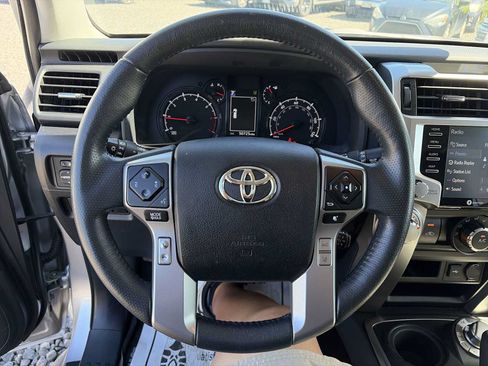 Used 2020 Toyota 4Runner SR5 Premium w/ Moonroof Package AWD/4WD image 11