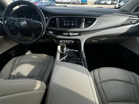 Used 2018 Buick Enclave Essence image 15