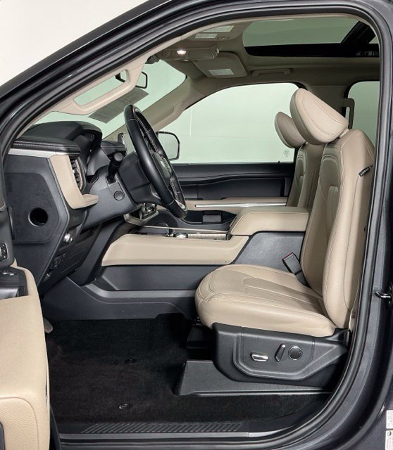 Used 2022 Ford Expedition Limited RWD image 10