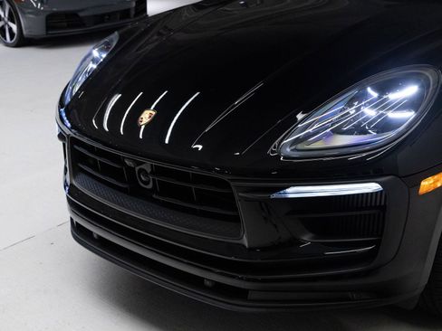 Certified 2023 Porsche Macan S AWD/4WD image 32