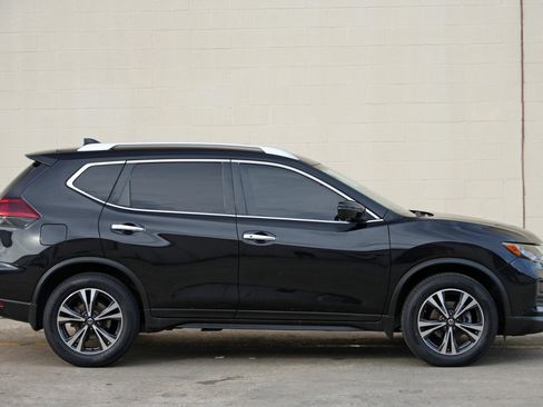 Used 2019 Nissan Rogue SV w/ Premium Package FWD image 51