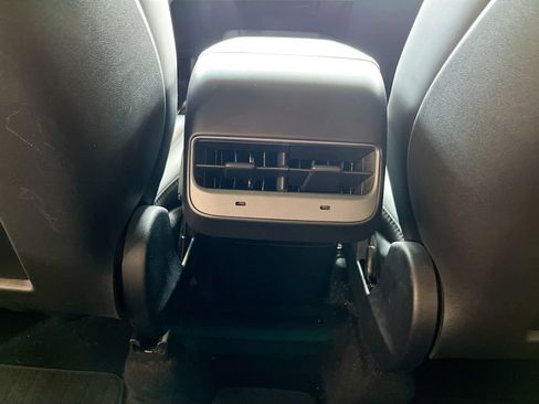 Used 2025 Tesla Model Y Long Range RWD image 26