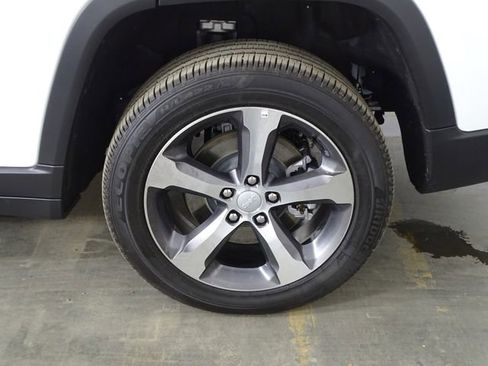 Used 2025 Jeep Grand Cherokee L Limited image 48