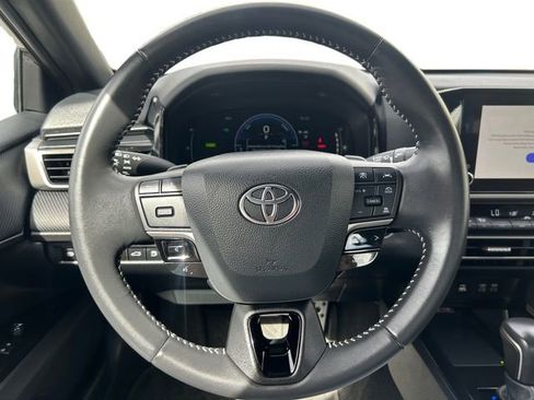 Certified 2025 Toyota Camry SE image 13