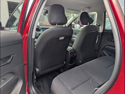 Used 2025 Hyundai Kona SEL image 17