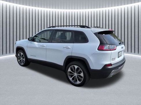 Certified 2022 Jeep Cherokee Limited w/ Elite Package AWD/4WD image 16
