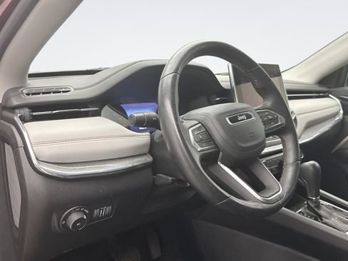 Used 2022 Jeep Compass Limited AWD/4WD image 7