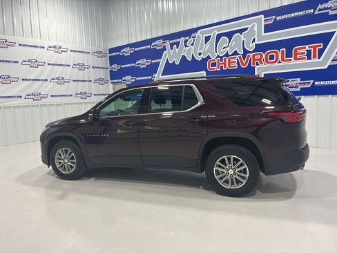 Used 2023 Chevrolet Traverse LT image 3