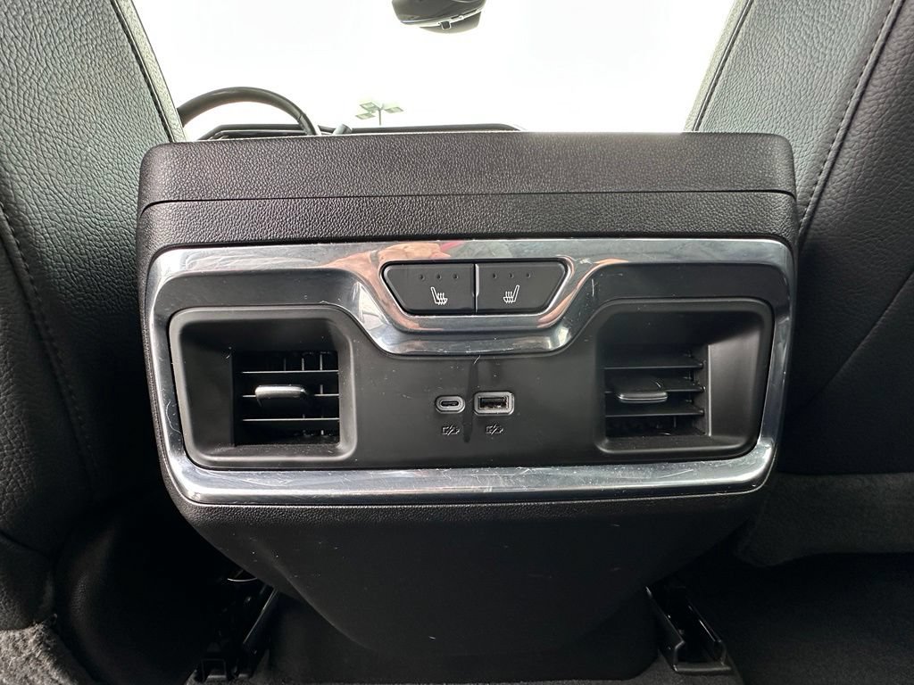 Used 2024 GMC Sierra 2500 Denali w/ Denali Reserve Package AWD/4WD image 28