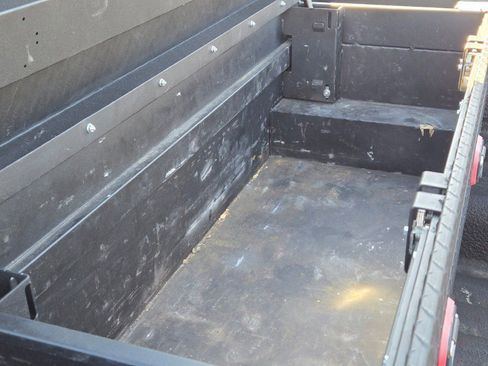 Used 2021 Chevrolet Colorado LT w/ LT Convenience Package image 15