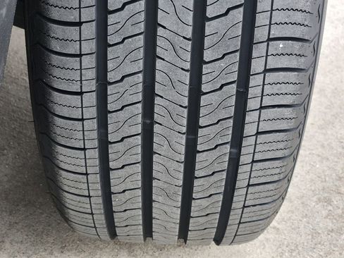 Used 2024 Volkswagen Atlas SE image 10