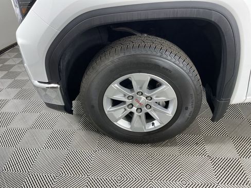 Used 2025 GMC Sierra 1500 SLE image 32