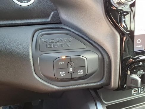 New 2026 RAM 2500 Big Horn AWD/4WD image 18