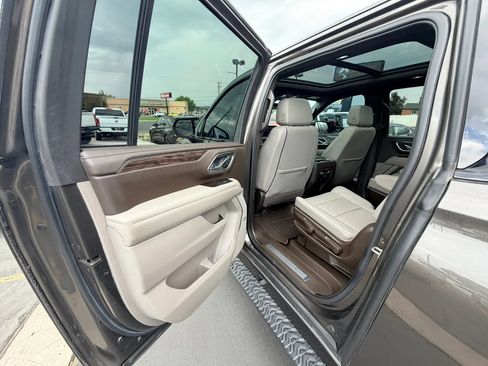 Used 2021 Chevrolet Suburban Z71 AWD/4WD image 20