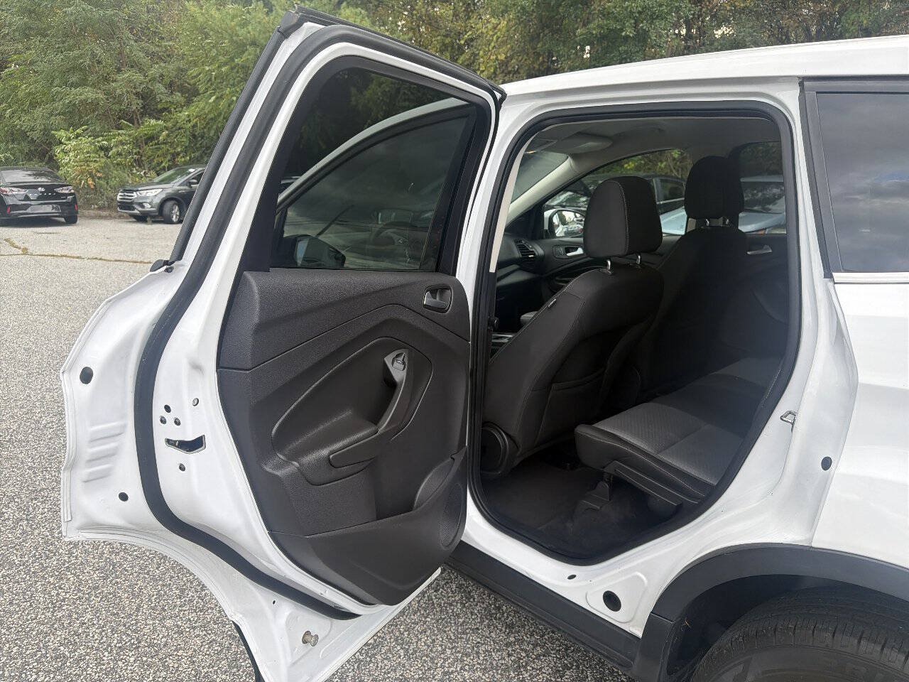 Used 2017 Ford Escape SE FWD image 14