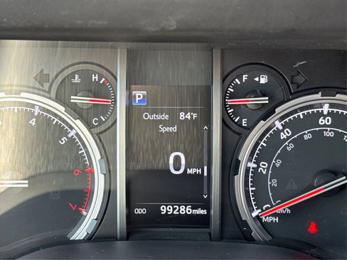 Used 2021 Toyota 4Runner TRD Off-Road Premium w/ Moonroof Package AWD/4WD image 15