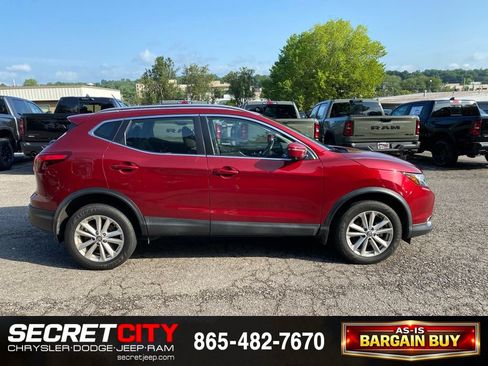Used 2019 Nissan Rogue Sport SV w/ Technology Package FWD image 4
