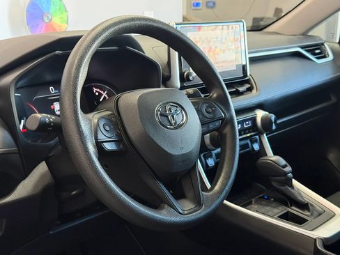 Used 2025 Toyota RAV4 LE AWD/4WD image 9