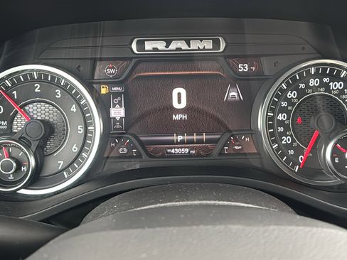 Used 2025 RAM 1500 Laramie image 30