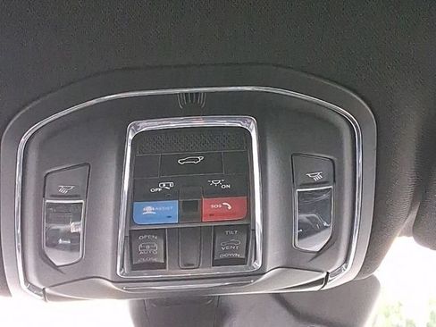 Used 2024 Jeep Grand Cherokee Altitude AWD/4WD image 12