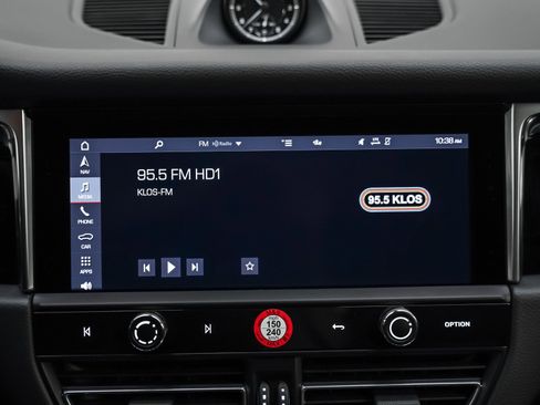 Used 2025 Porsche Macan image 23