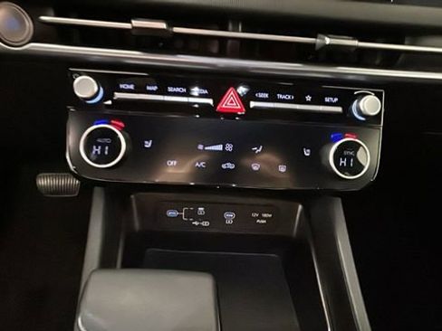 Certified 2025 Hyundai Santa Cruz SEL FWD image 23