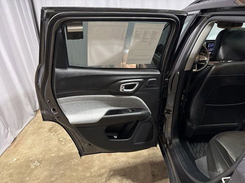 Used 2022 Jeep Compass Latitude w/ Sun and Sound Group AWD/4WD image 23