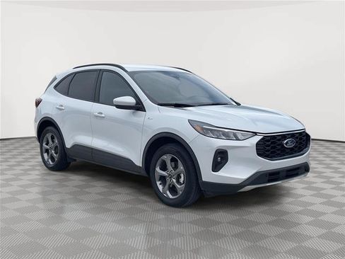 Certified 2025 Ford Escape ST-Line Select AWD/4WD image 5