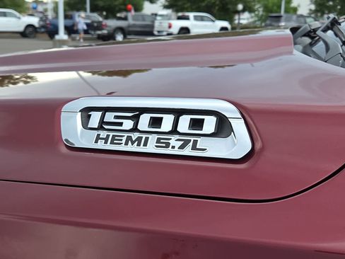 Used 2019 RAM 1500 Laramie AWD/4WD image 15