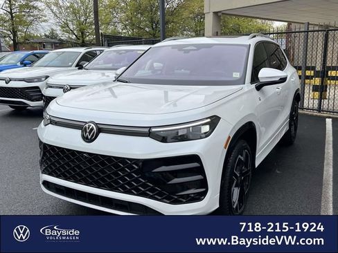 New 2026 Volkswagen Tiguan SEL R-Line AWD/4WD image 8